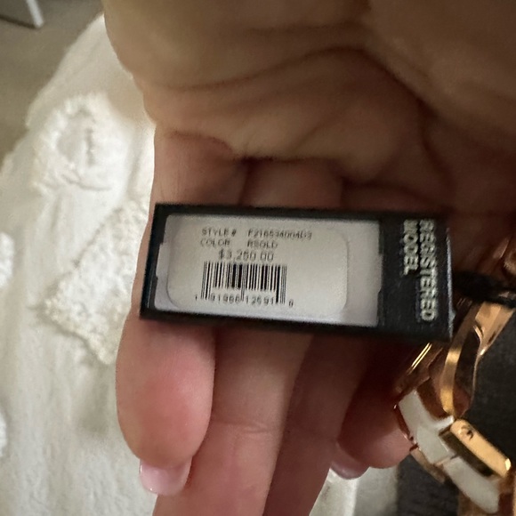 Fendi Momento Diamond Bug Ceramic Rose Watch - Picture 2 of 6